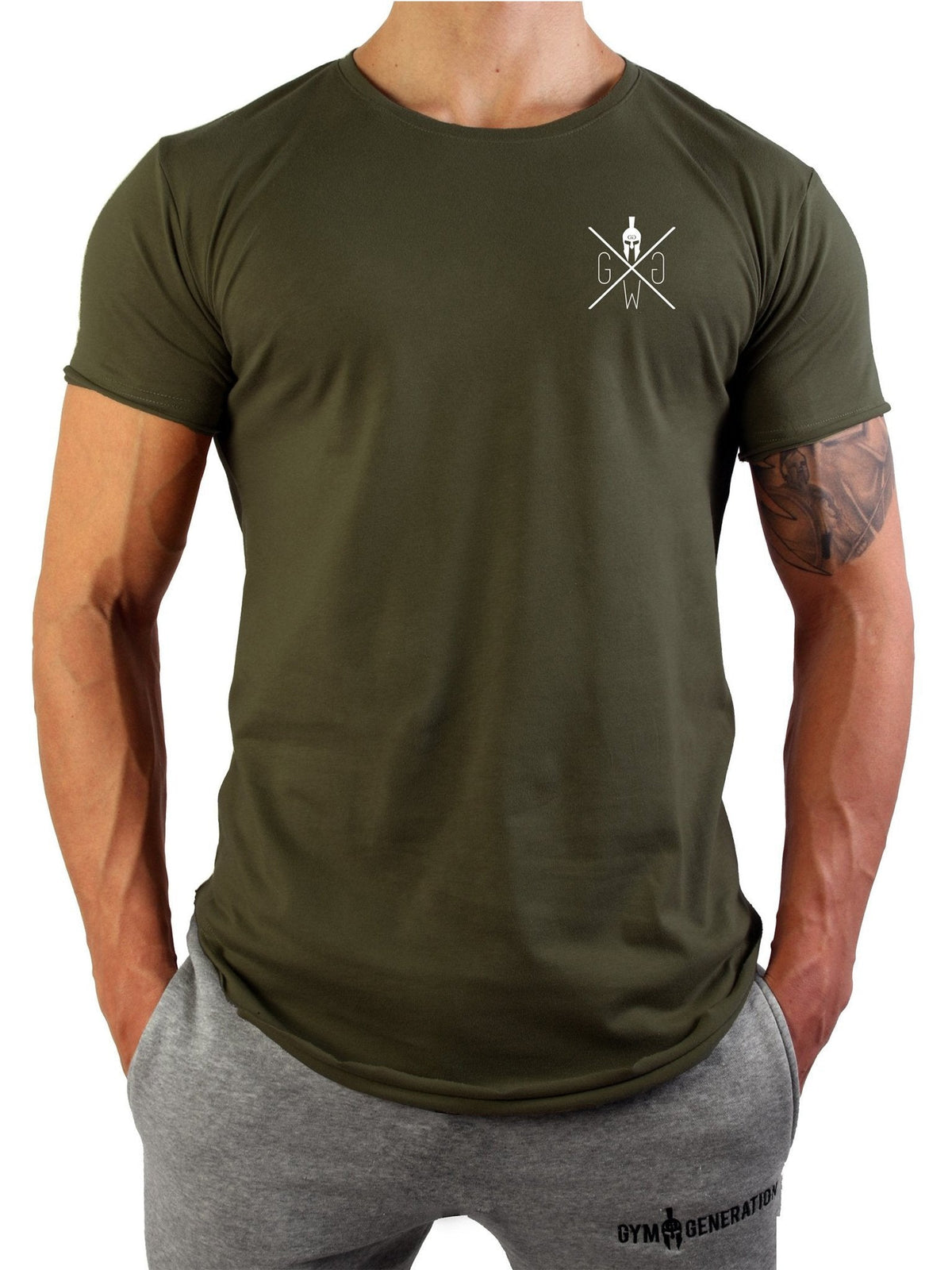Olivgrünes T-Shirt mit kleinem Brustlogo, Frontansicht