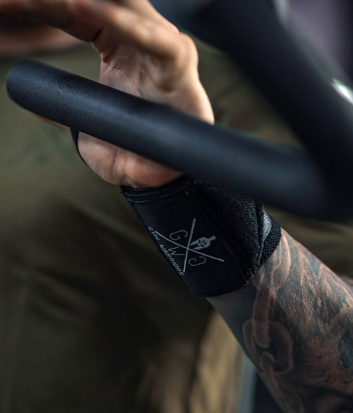 Wrist Wraps am Handgelenk beim Krafttraining