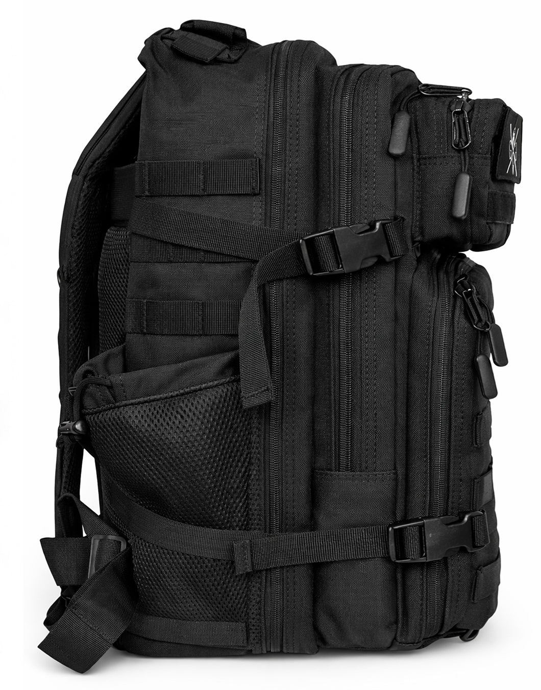 Schwarzer Sportrucksack in Schrägansicht mit Netztaschen und Kompressionsriemen