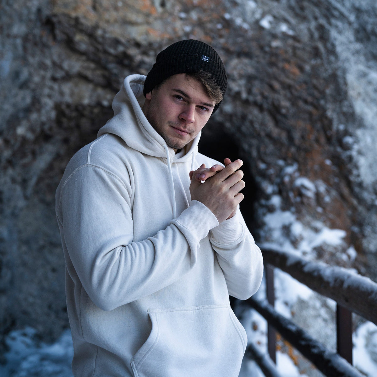 Winter Beanie in Schwarz beim Outdoor-Training