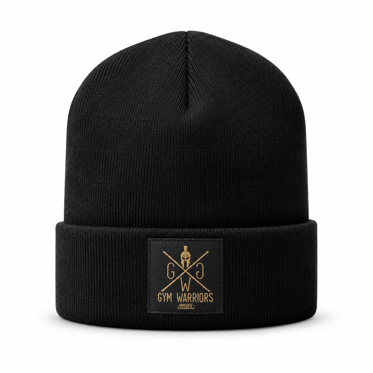 Schwarze Gym Beanie mit feinem Strick und goldenem Patch, Frontansicht