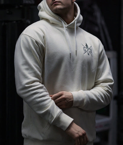 Passform des Off-White Hoodies am Athleten