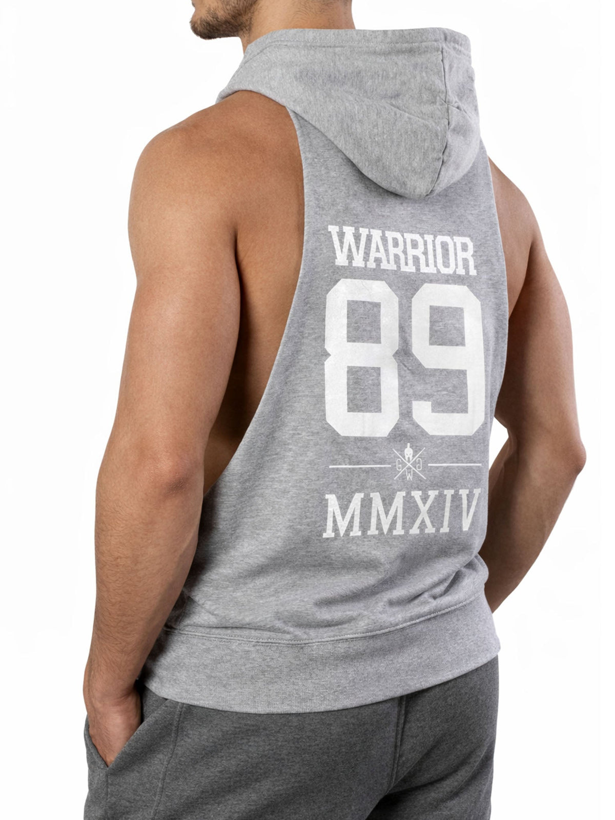 Graues Tank Top mit Kapuze in schräger Rückenansicht