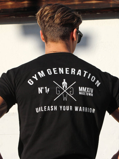 Backprint des Legacy Shirts am Athleten im Studio