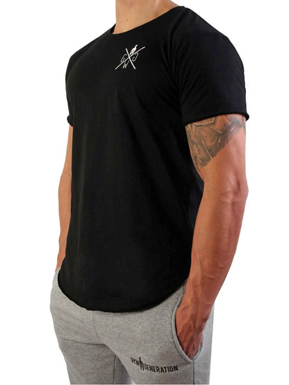 Schwarzes Gym Shirt in der Seitenansicht mit Raw-Cut-Ärmel