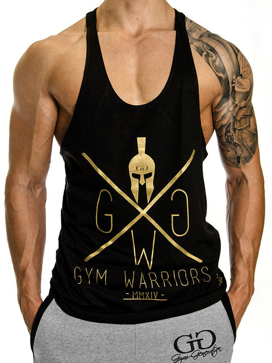 Schwarzes Stringer Tank Top mit goldenem Gym Warriors Logo, Vorderansicht