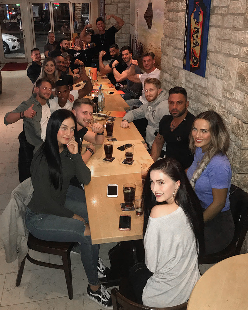 Team von Gym Generation beim gemeinsamen Abendessen nach der FIBO in Köln