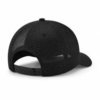 Rückansicht der Trucker Cap mit Netz und Snapback-Verschluss