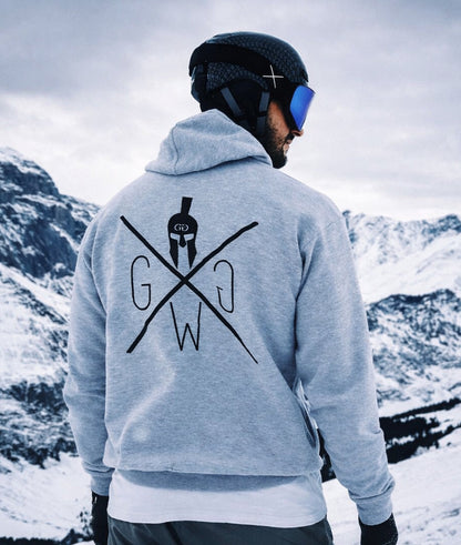 Grauer Gym Hoodie beim Outdoor-Einsatz in den Bergen