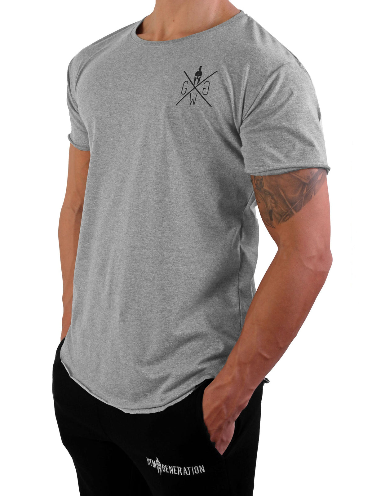 Seitenansicht des grauen Gym Shirts mit Raw-Cut-Ärmel
