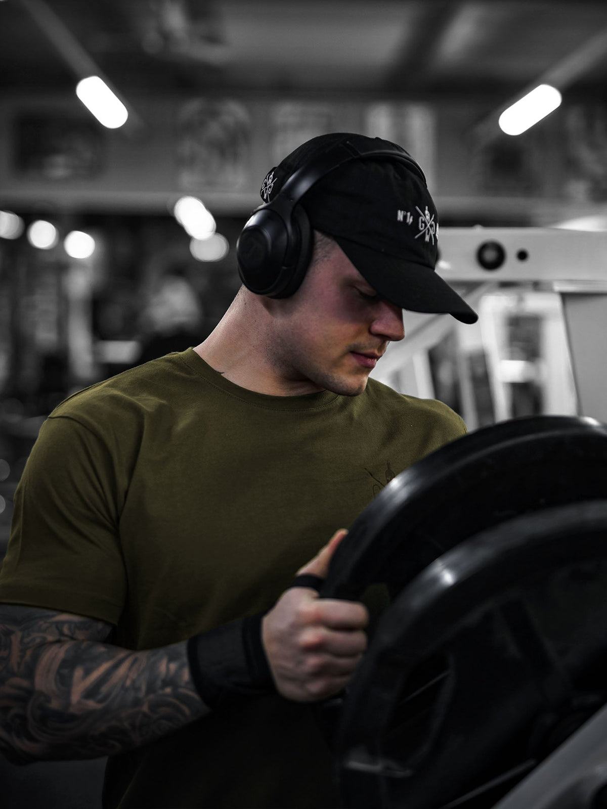 Olives Trainingsshirt für Herren am Model, Frontansicht