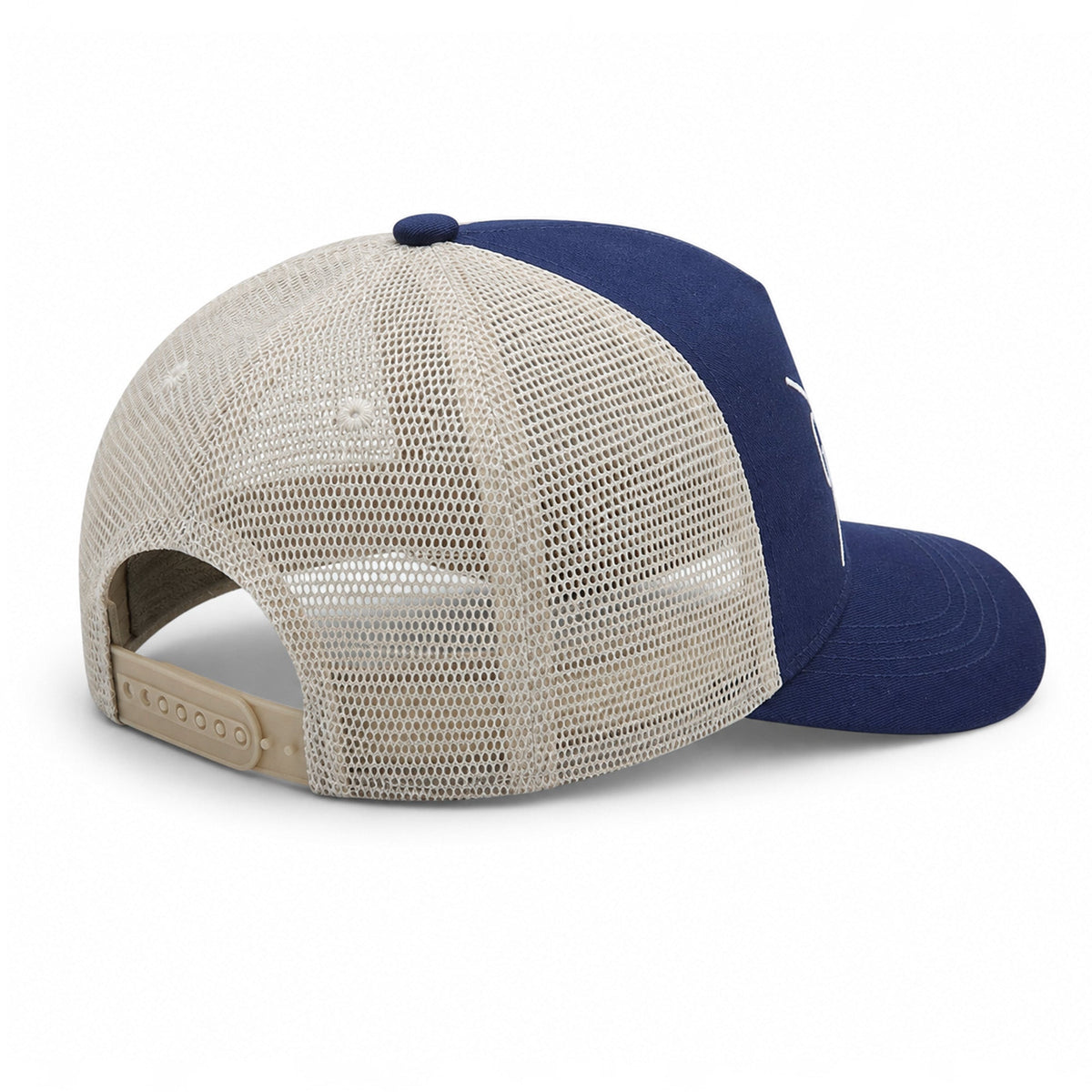 Rückansicht der navyblauen Cap mit Netzpanels und Snapback