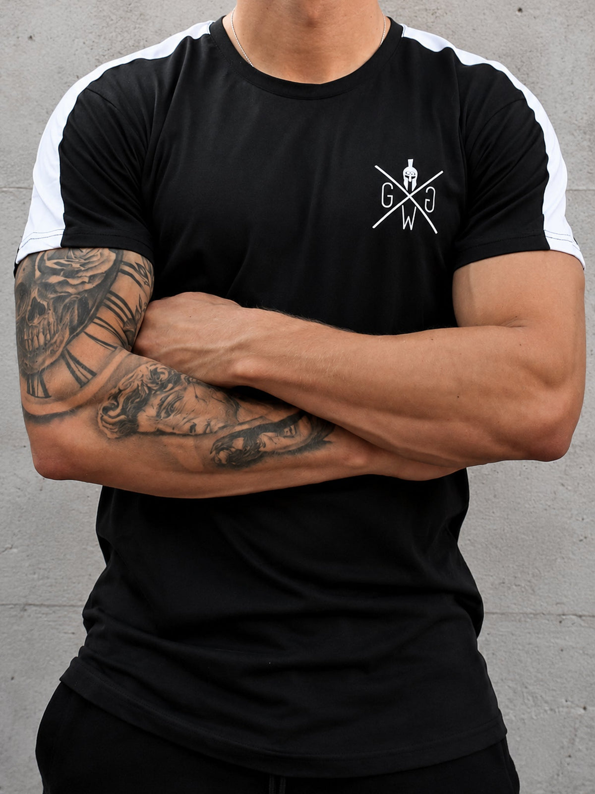 Leichtes Fitness Shirt für Herren am Model, Frontansicht