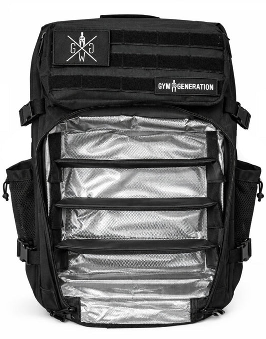 Geöffneter schwarzer Rucksack, isoliertes Kühlfach mit Zwischenböden sichtbar
