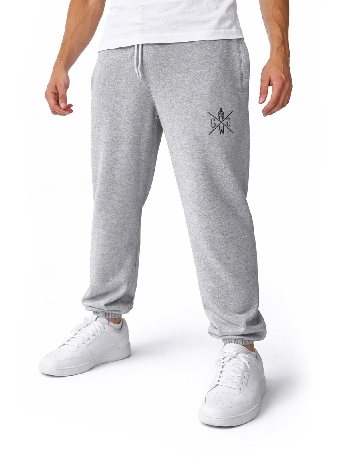 Graue Jogginghose für Herren von vorne, locker am Bein mit Bündchen am Knöchel
