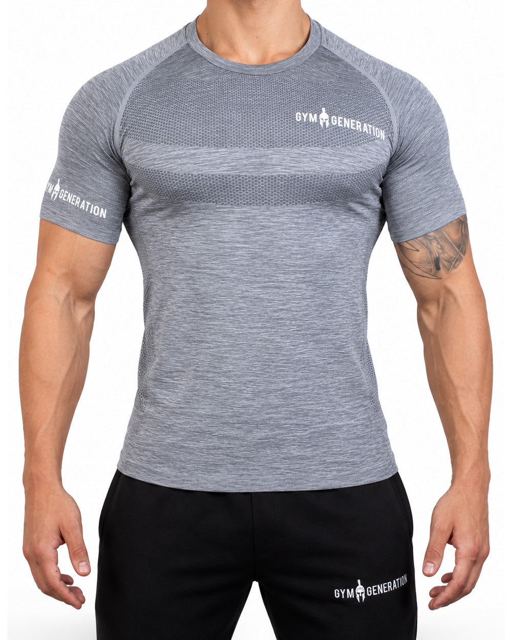 Seamless Sportshirt Herren in Grau meliert, Vorderseite mit dunklerem Wabenband und weißem Gym Generation Schriftzug auf Brust und Ärmel