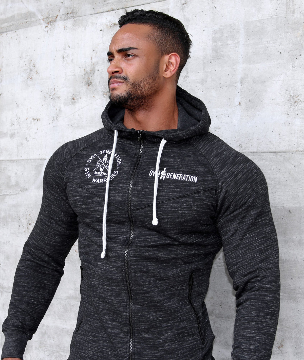 Gesticktes Gym Generation Logo auf der Brust im Detail