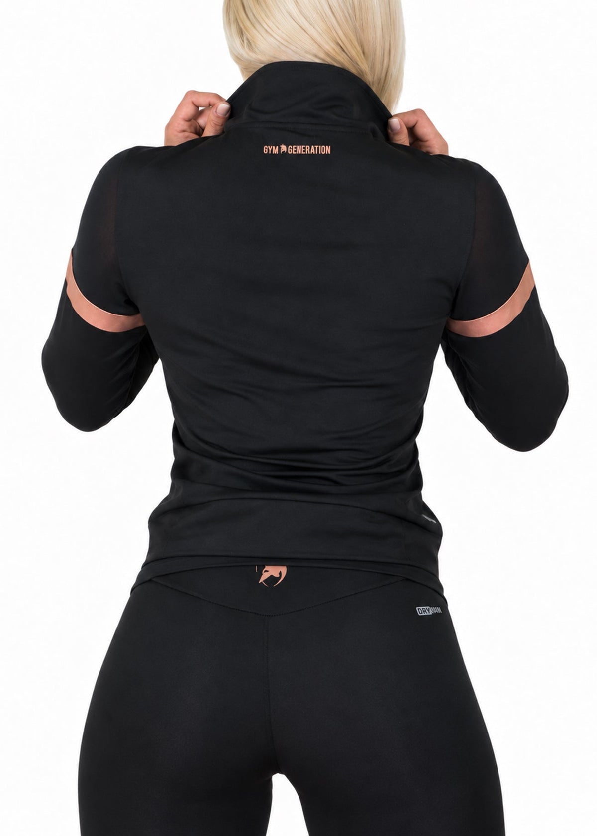 Jacke von hinten mit netzbesetzten Schultern und goldfarbenem Nackenschriftzug