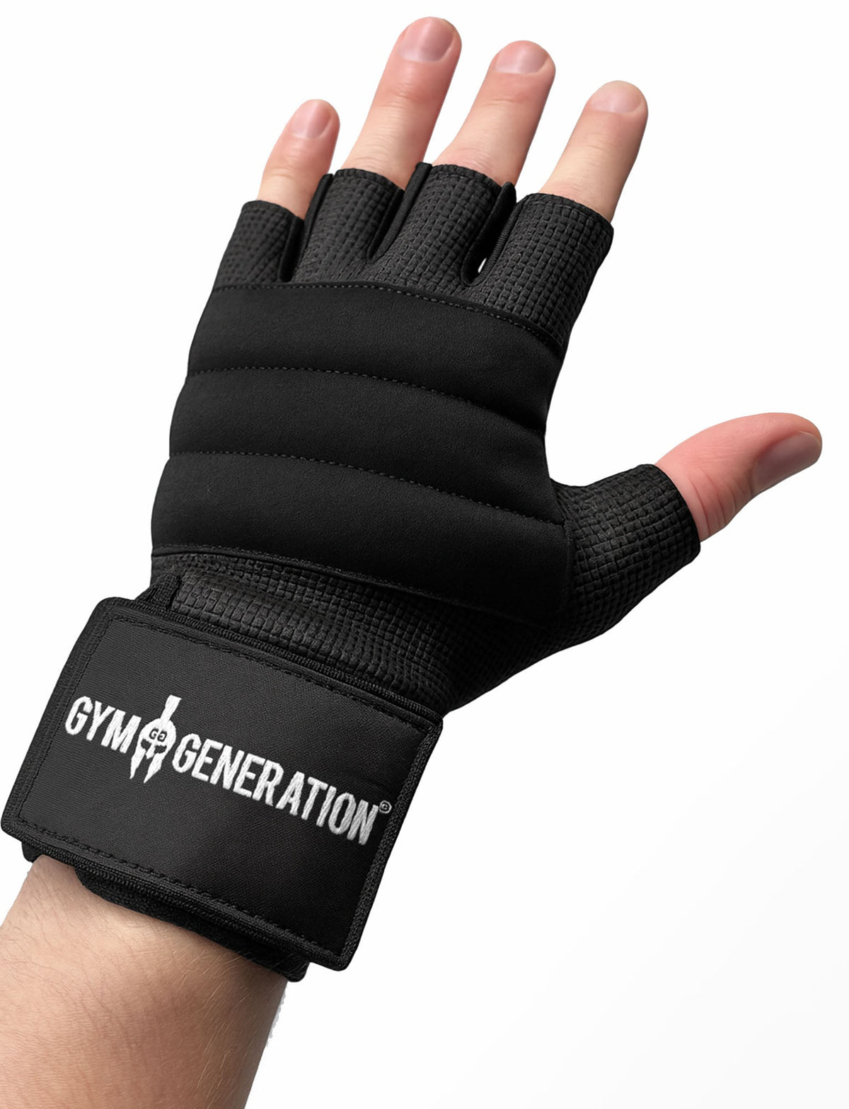 Trainingshandschuh mit Bandage am Handgelenk getragen