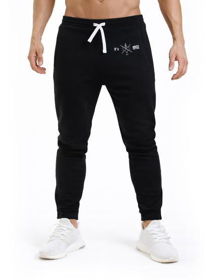 Schwarze Trainingshose Alpha mit grauem Urban-Camo-Streifen, Vorderansicht